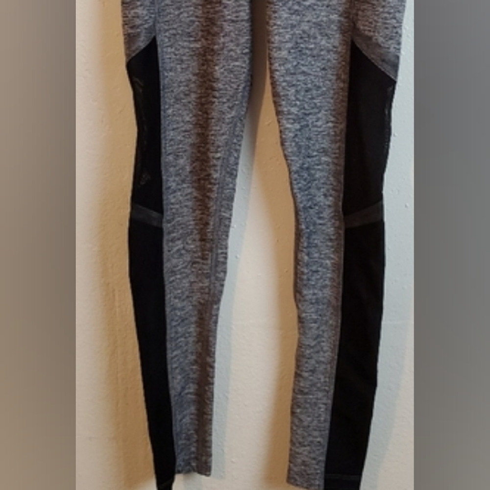 Victoria's Secret PINK Ultimate size sx/TP Mesh Cut Out High Rise Leggings/ Pant - Picture 11 of 17